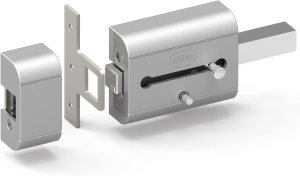 Cerrojo de sobreponer instalado como refuerzo adicional en puerta