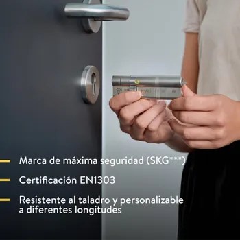 Configuración de cerradura Nuki por técnico de Cerrajería Técnica BeyPe en Alicante